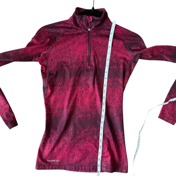 Nike Therma-Fit Pullover Women’s Size XS Quarter Zip Just Do It Print Red Black - Picture 7 of 8